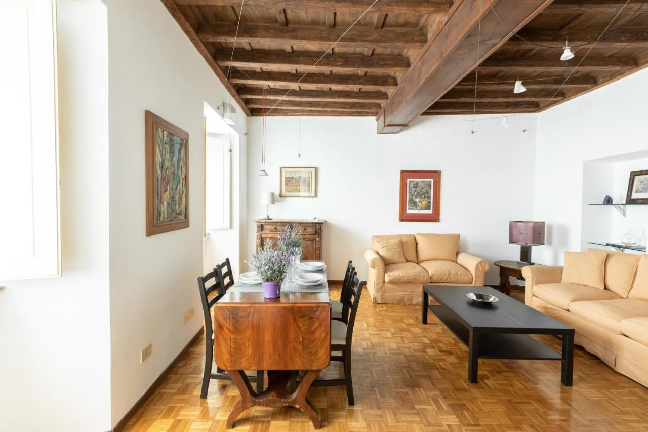 Apartamento Spectacularly Bright, By Piazza Navona And The Pantheon - A/C, Wifi, Elevator Roma Exterior foto